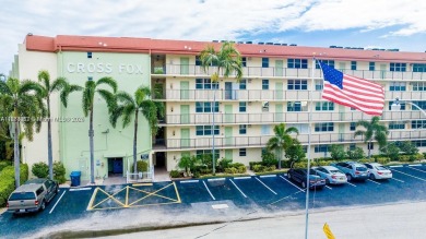 This Cross Fox Condominium unit is a tropical oasis in Fort