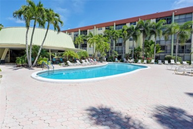 This Cross Fox Condominium unit is a tropical oasis in Fort