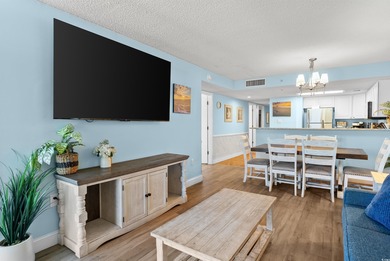 Gorgeous one of a kind top-floor penthouse with a beach view