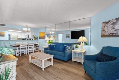 Gorgeous one of a kind top-floor penthouse with a beach view