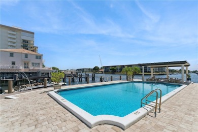 Experience the South Florida lifestyle in this stunning 2 bed/2