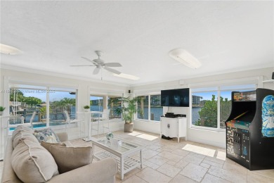 Experience the South Florida lifestyle in this stunning 2 bed/2