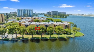 Modern 2-Bedroom / 2-Bathroom Apartment with Stunning Lake View