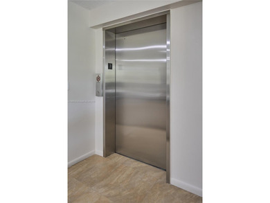 !! BUYER INCENTIVE AND PRICE REDUCTION!!  BEAUTIFUL SPLIT