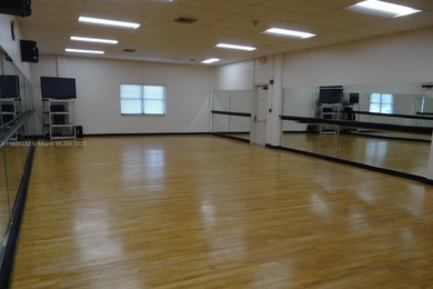 !! BUYER INCENTIVE AND PRICE REDUCTION!!  BEAUTIFUL SPLIT