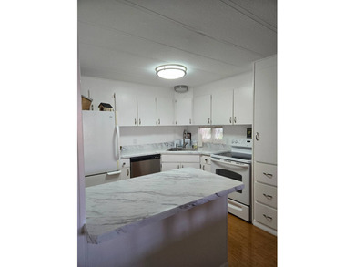 Looking for a place to call home? Look no further ! This 2/2 is