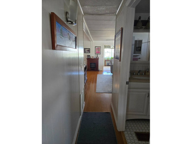 Looking for a place to call home? Look no further ! This 2/2 is