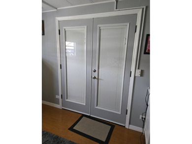 Looking for a place to call home? Look no further ! This 2/2 is