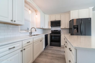 Very Wonderful OCEANFRONT condo available with those VIEWS