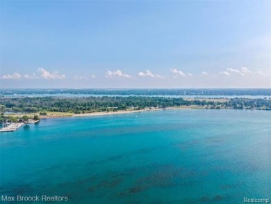 Detroit High Rise Luxury on the River: Completely Designed and