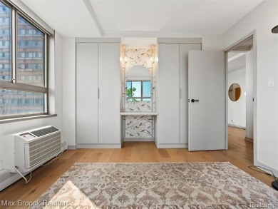 Detroit High Rise Luxury on the River: Completely Designed and