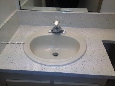 EXCELLENT OPPORTUNITY FOR THIS UNIT IN LAS VISTAS, DORAL