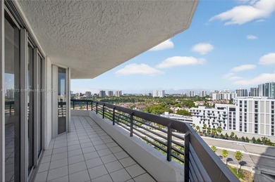Excepcional opportunity in Mystic Pointe , Aventura city. Corner