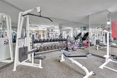 Excepcional opportunity in Mystic Pointe , Aventura city. Corner