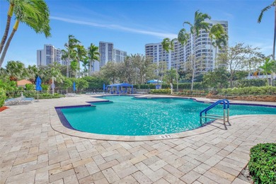 Excepcional opportunity in Mystic Pointe , Aventura city. Corner