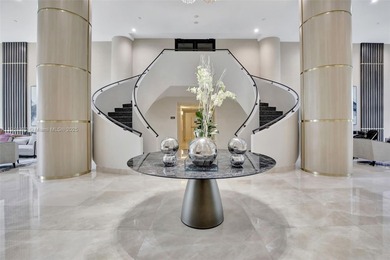 Excepcional opportunity in Mystic Pointe , Aventura city. Corner