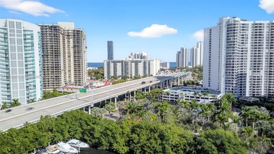 Excepcional opportunity in Mystic Pointe , Aventura city. Corner