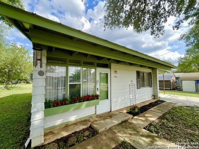 Affordable, adorable, and full of possibilities! Welcome to 406