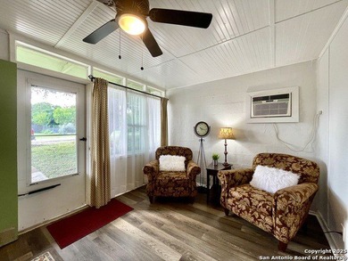 Affordable, adorable, and full of possibilities! Welcome to 406