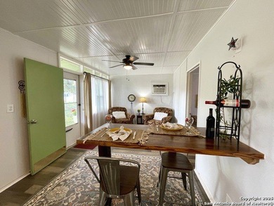 Affordable, adorable, and full of possibilities! Welcome to 406