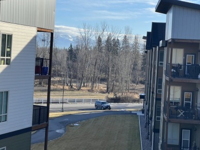 This beautiful 2 bedroom, 2 bath condo on the top floor of the