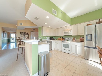 Breckenridge condo in the heart of Estero with beautiful lake