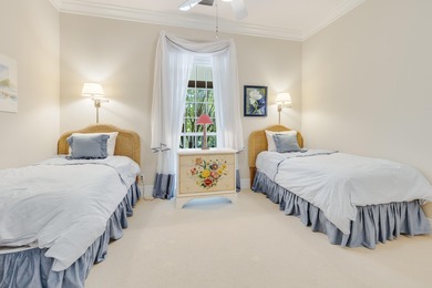 Timeless elegance on the bay behind the gates of prestigious