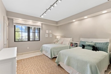 A combination of luxury, waterfront access and convenient urban