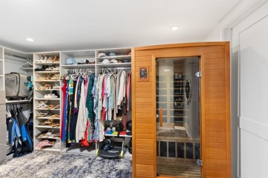 A combination of luxury, waterfront access and convenient urban