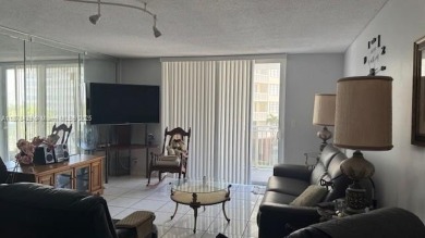 Condo 1 Bedroom, 1.5 Bath. Just a few steps from the Beach