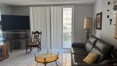 Condo 1 Bedroom, 1.5 Bath. Just a few steps from the Beach