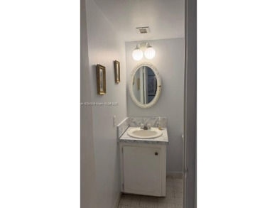 Condo 1 Bedroom, 1.5 Bath. Just a few steps from the Beach