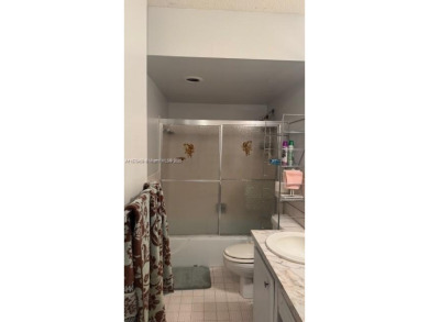 Condo 1 Bedroom, 1.5 Bath. Just a few steps from the Beach