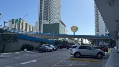 Condo 1 Bedroom, 1.5 Bath. Just a few steps from the Beach