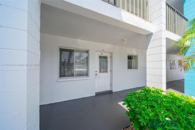 Bring your style to this 1st floor, 2-beds/2 baths condo in