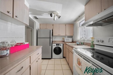 Bring your style to this 1st floor, 2-beds/2 baths condo in