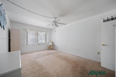 Bring your style to this 1st floor, 2-beds/2 baths condo in