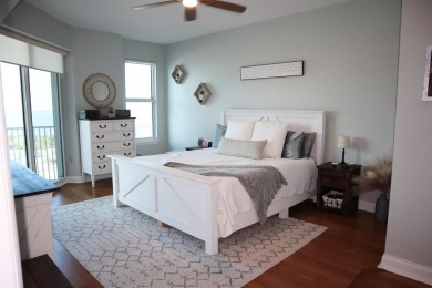 Beautiful 2 bed/2 Bath condo with a den/study and an amazing