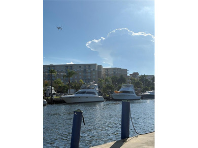 Lovely 2-bedroom, 1 1.5-bath apartment with a nice WATER  view!