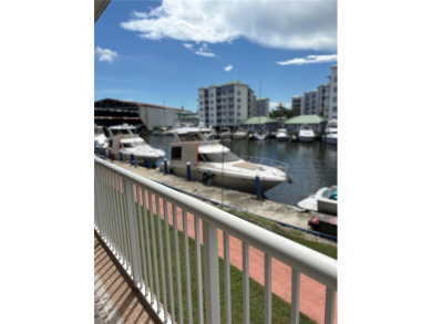 Lovely 2-bedroom, 1 1.5-bath apartment with a nice WATER  view!