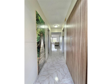 2/2 in the heart of Plantation. LAUNDRY IN-UNIT. The apartment