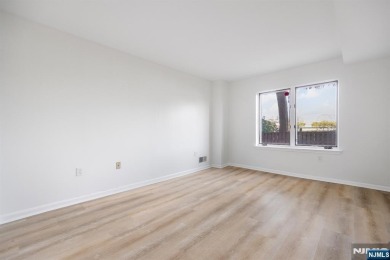 Welcome to 105 Nelson Court at INDEPENDENCE HARBOR. Waterfront