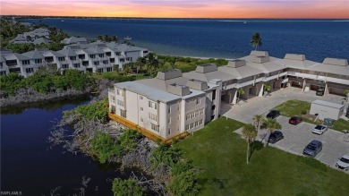 LUXURY EAST END CONDO, STEPS TO LIGHTHOUSE BEACH!!  EVERYONE