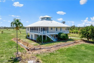 ABSOLUTELY NO FLOOD DAMAGE! Come live the Florida lifestyle in