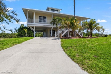 ABSOLUTELY NO FLOOD DAMAGE! Come live the Florida lifestyle in