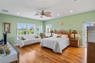 ABSOLUTELY NO FLOOD DAMAGE! Come live the Florida lifestyle in