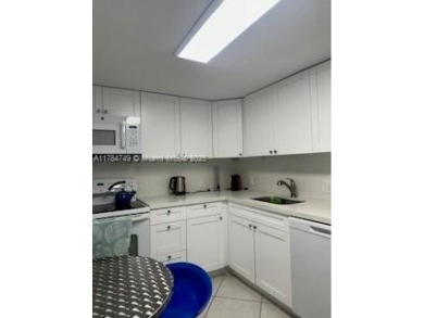 BEAUTIFULLY REMODELED 2 BEDROOM, 2 BATHROOM UNIT IN DESIRABLE