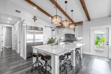 Luxury Coastal Living in the Prestigious Islands of Rockport