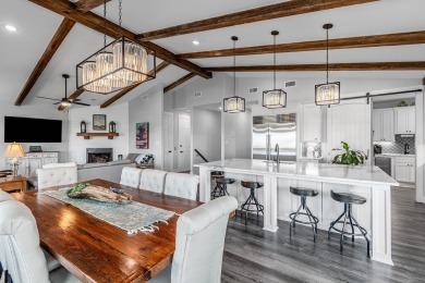 Luxury Coastal Living in the Prestigious Islands of Rockport