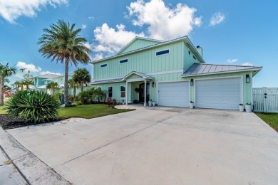 Luxury Coastal Living in the Prestigious Islands of Rockport